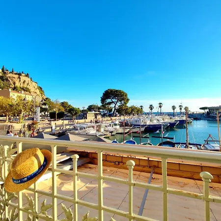 Un Balcon Sur Le Port Cassis